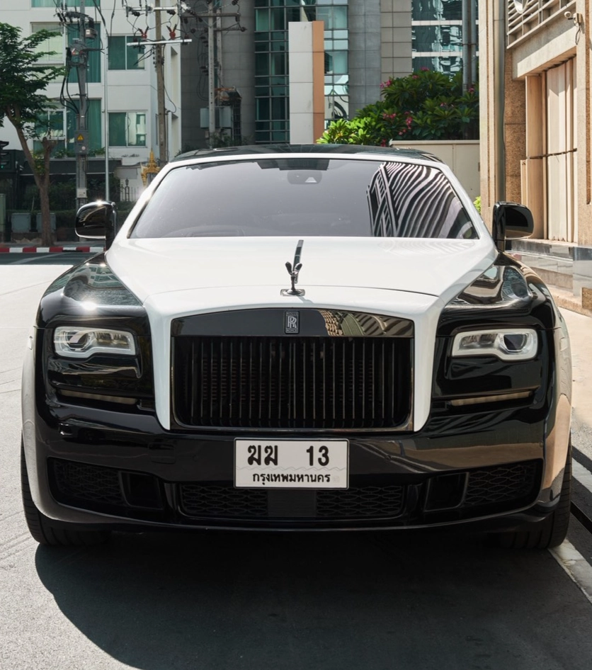 Rolls-Royce Phantom front view, Prestin luxury chauffeur Bangkok